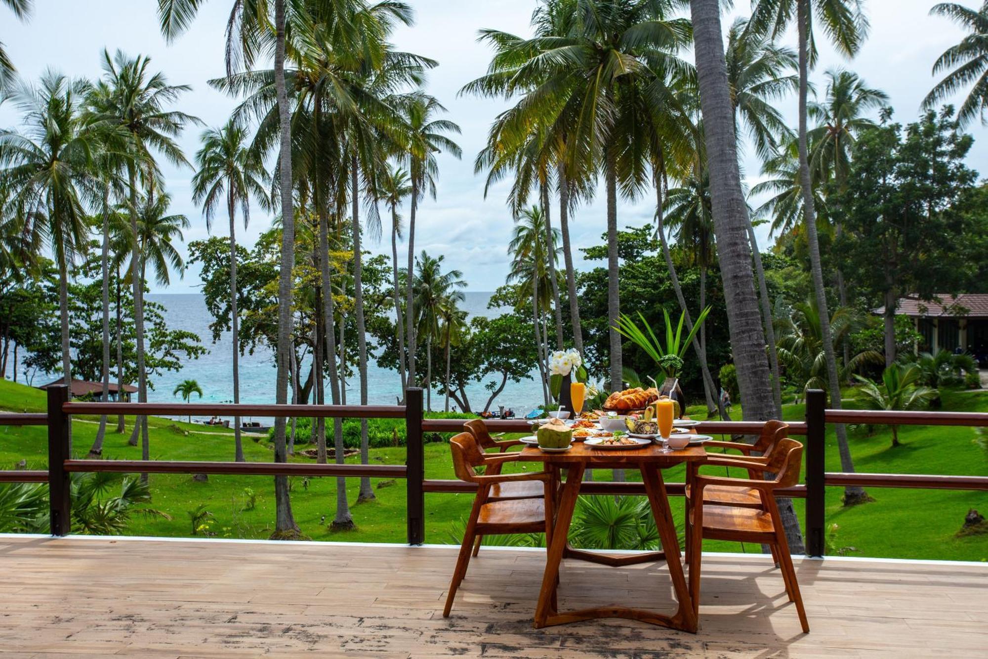 Ban Raya Resort And Spa Koh Racha Yai Exterior photo