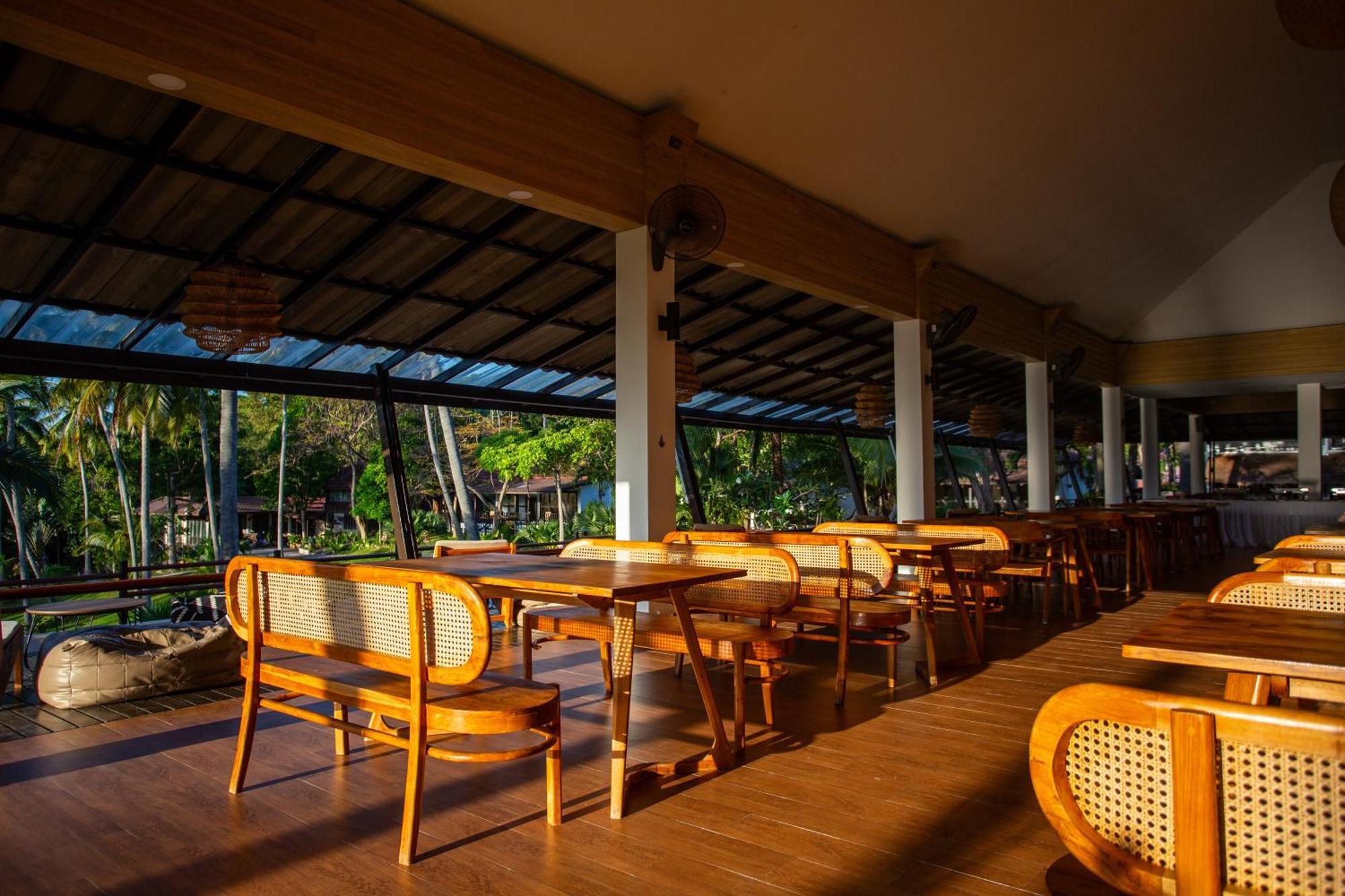 Ban Raya Resort And Spa Koh Racha Yai Exterior photo